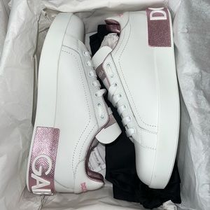 Dolce & Gabbana Portofino low-top leather sneakers. White and pink. Size 8.